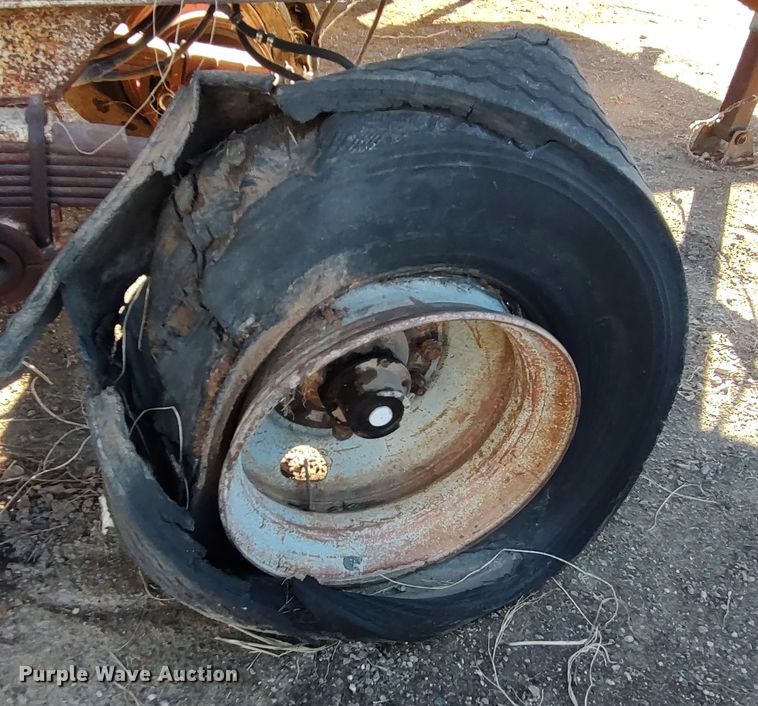 image for item MJ9279 1983 Cherokee  end dump trailer