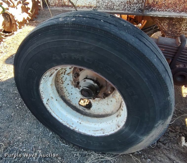 image for item MJ9279 1983 Cherokee  end dump trailer