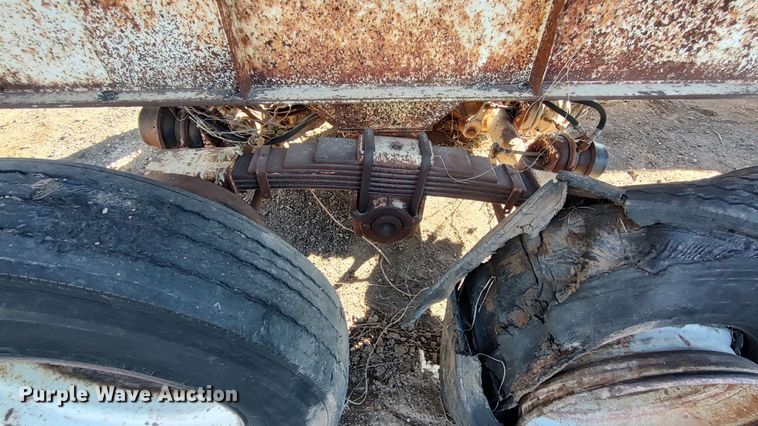 image for item MJ9279 1983 Cherokee  end dump trailer