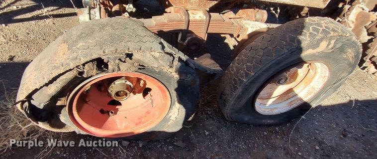 image for item MJ9279 1983 Cherokee  end dump trailer