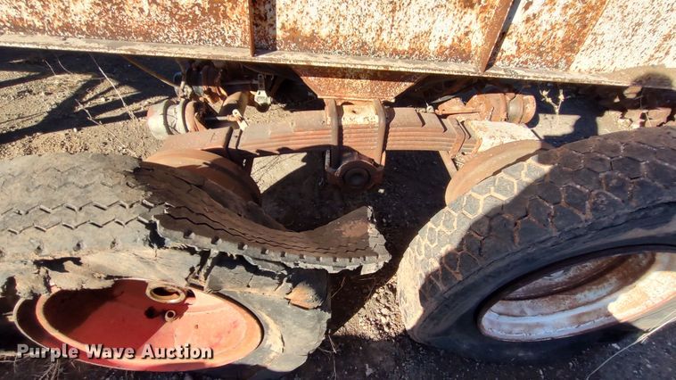 image for item MJ9279 1983 Cherokee  end dump trailer