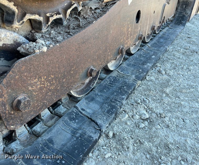 image for item MN9448 2012 Bobcat T750  tracked skid steer loader