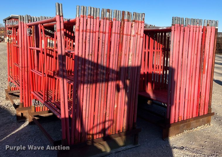 image for item MN9452 Approximately 19 scaffolding uprights