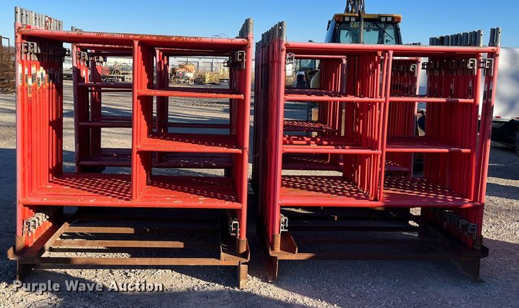 image for item MN9452 Approximately 19 scaffolding uprights