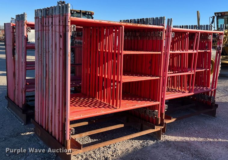 image for item MN9452 Approximately 19 scaffolding uprights