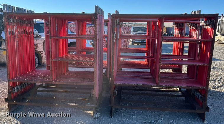 image for item MN9452 Approximately 19 scaffolding uprights