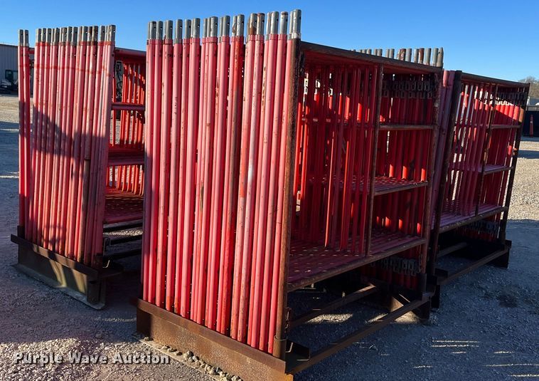 image for item MN9452 Approximately 19 scaffolding uprights