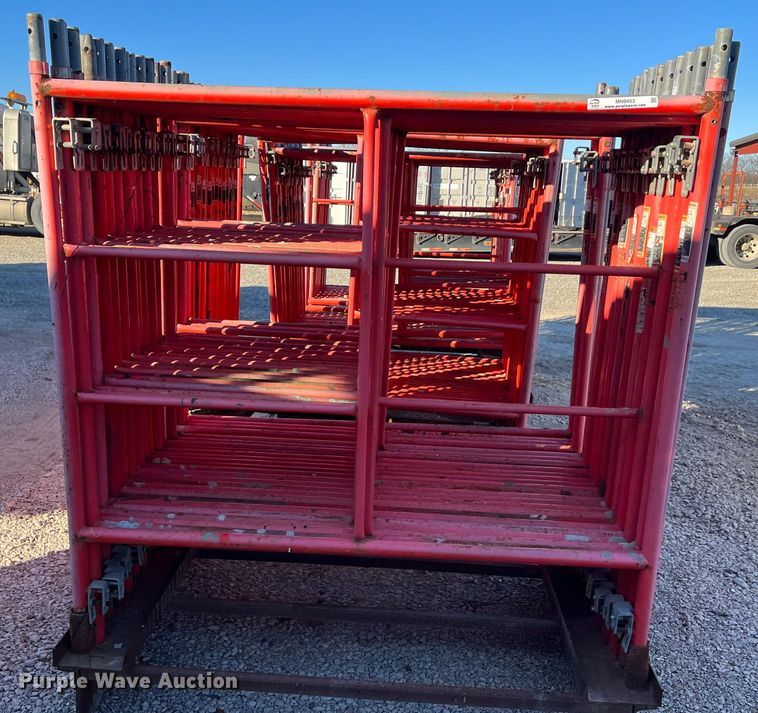 image for item MN9453 Approximately 98 scaffolding uprights