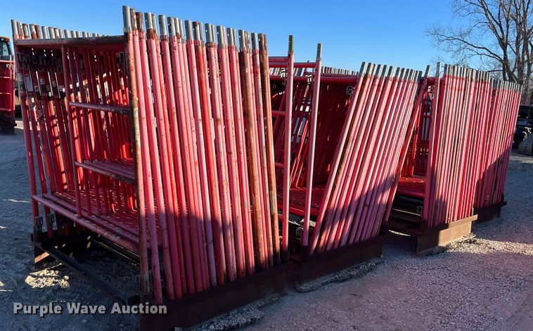 image for item MN9453 Approximately 98 scaffolding uprights