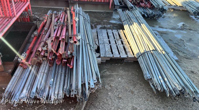 image for item MN9453 Approximately 98 scaffolding uprights