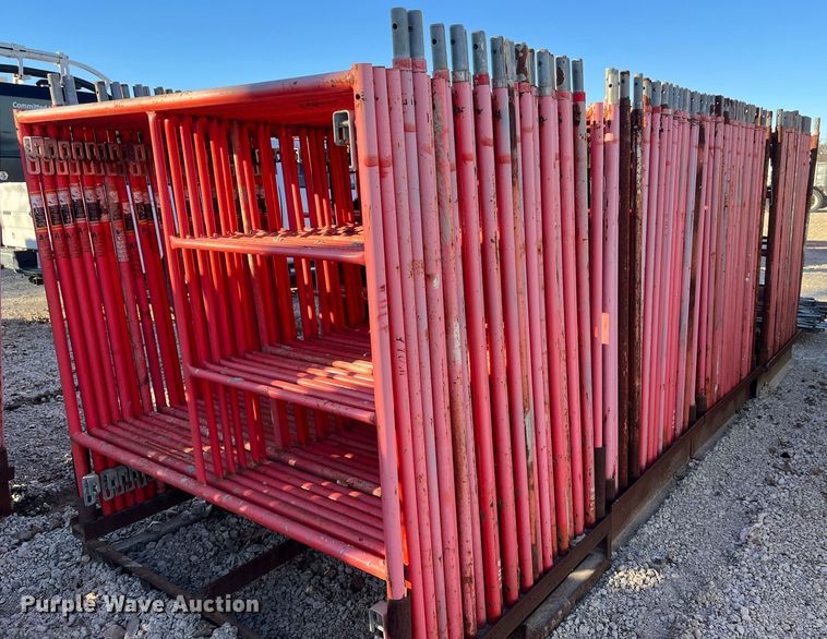 image for item MN9455 Approximately 90 scaffolding uprights