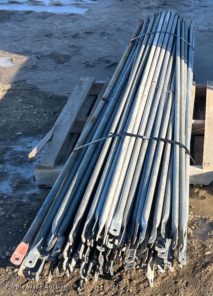 image for item MN9455 Approximately 90 scaffolding uprights