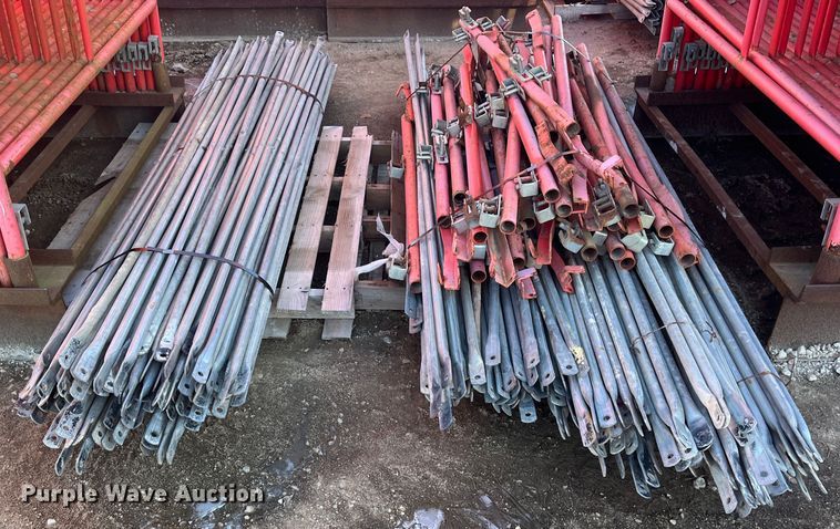 image for item MN9455 Approximately 90 scaffolding uprights