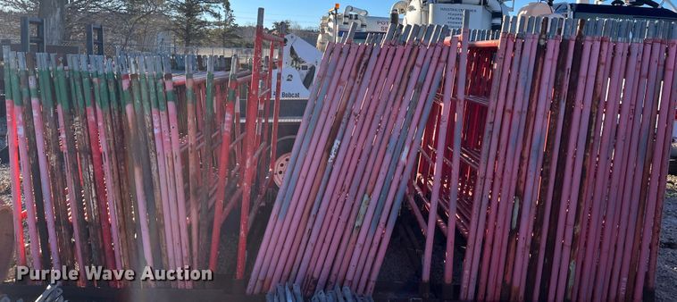 image for item MN9456 Approximately 84 scaffolding uprights