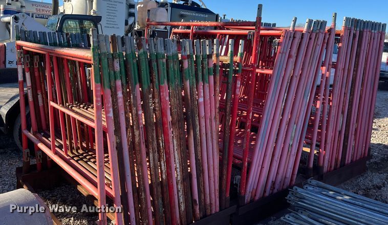 image for item MN9456 Approximately 84 scaffolding uprights