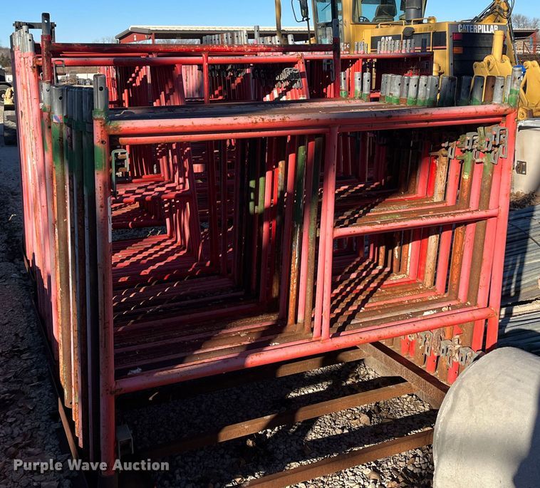 image for item MN9456 Approximately 84 scaffolding uprights