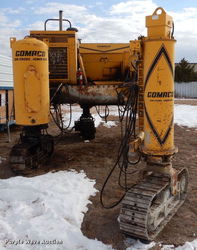 image for item MT9896 1997 Gomaco Commander III GT6300  slip form paver