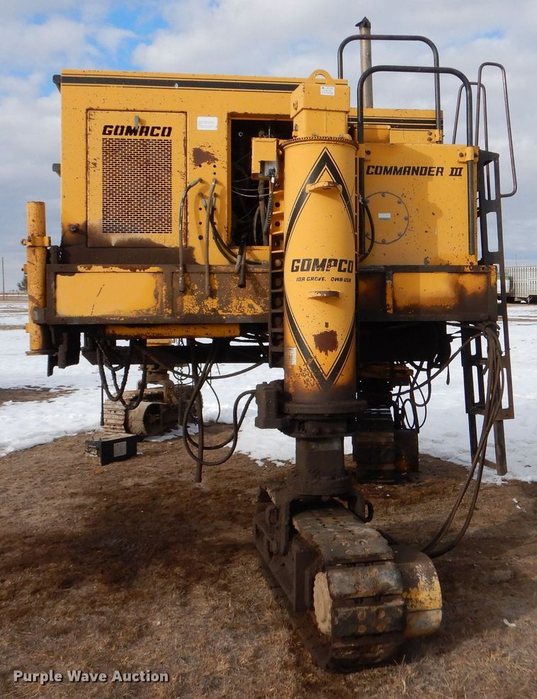 image for item MT9896 1997 Gomaco Commander III GT6300  slip form paver