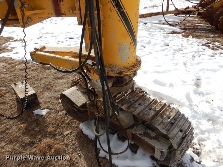 image for item MT9896 1997 Gomaco Commander III GT6300  slip form paver