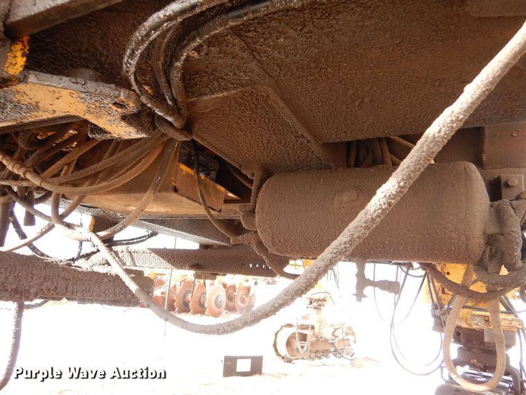 image for item MT9896 1997 Gomaco Commander III GT6300  slip form paver