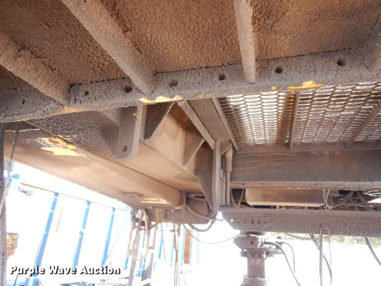 image for item MT9896 1997 Gomaco Commander III GT6300  slip form paver