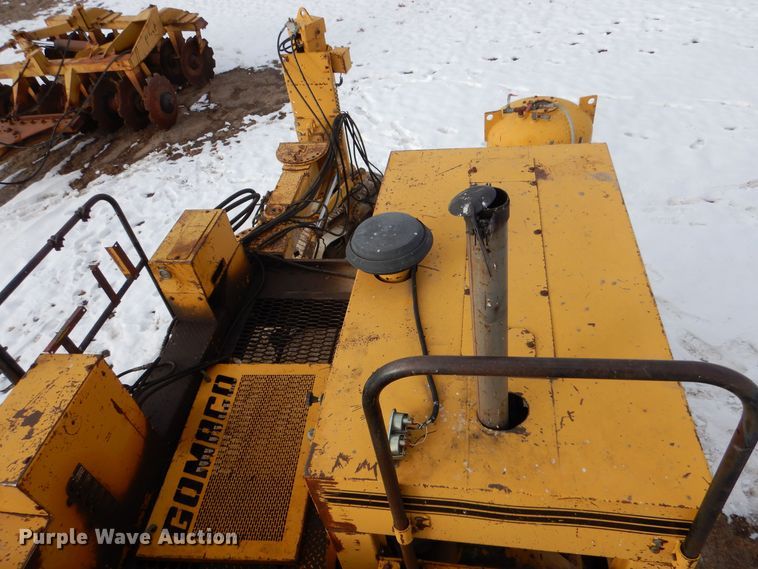 image for item MT9896 1997 Gomaco Commander III GT6300  slip form paver