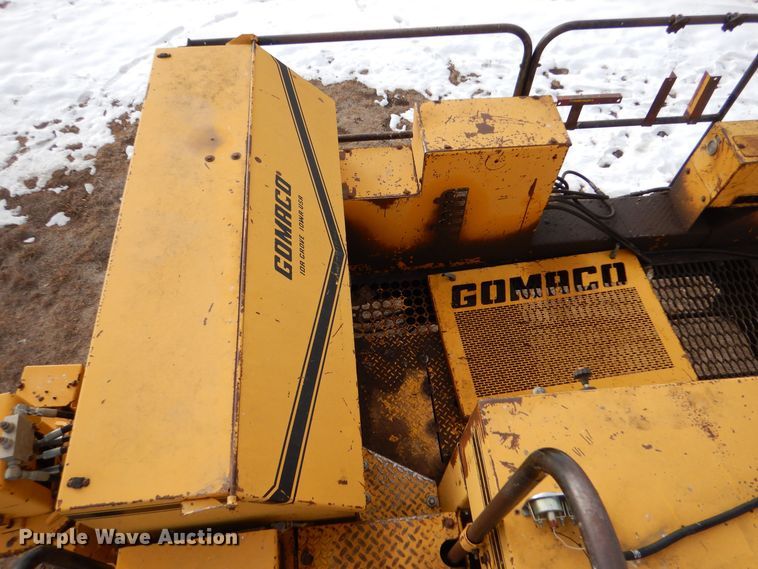 image for item MT9896 1997 Gomaco Commander III GT6300  slip form paver