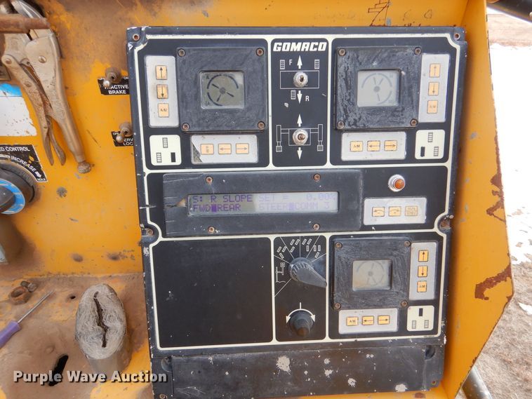 image for item MT9896 1997 Gomaco Commander III GT6300  slip form paver