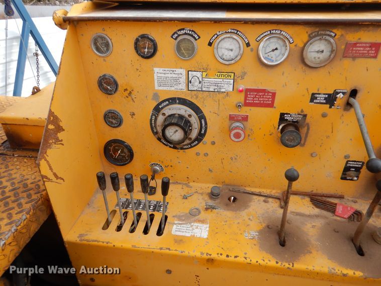 image for item MT9896 1997 Gomaco Commander III GT6300  slip form paver