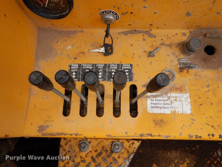 image for item MT9896 1997 Gomaco Commander III GT6300  slip form paver