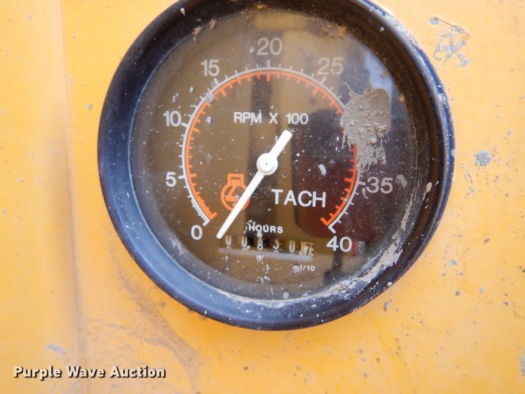 image for item MT9896 1997 Gomaco Commander III GT6300  slip form paver