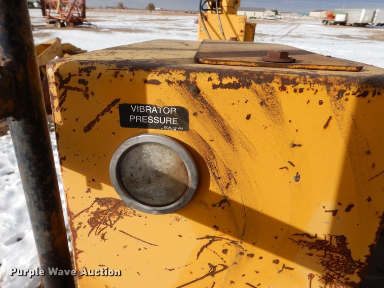 image for item MT9896 1997 Gomaco Commander III GT6300  slip form paver