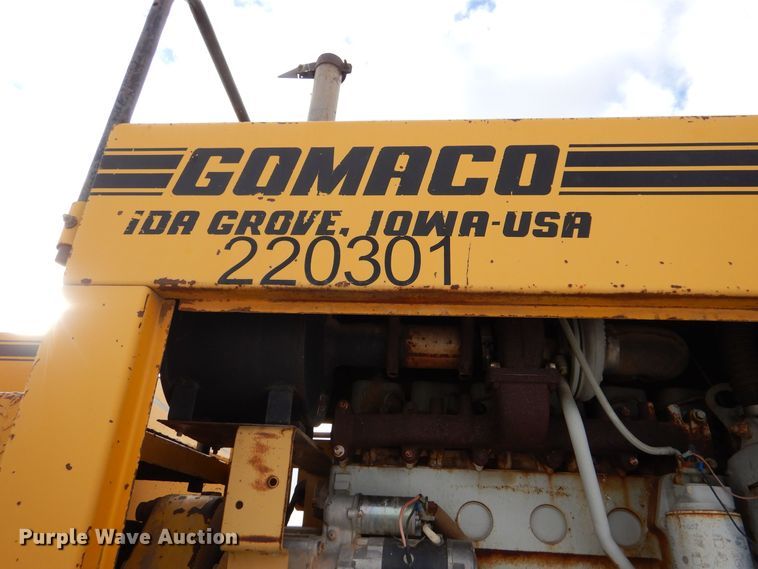 image for item MT9896 1997 Gomaco Commander III GT6300  slip form paver