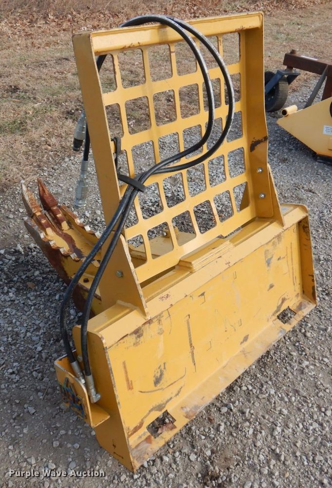 image for item MW9415 2020 DFM TB01  skid steer tree puller