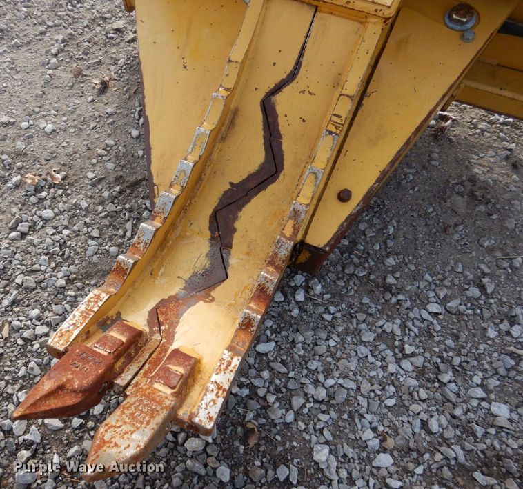 image for item MW9415 2020 DFM TB01  skid steer tree puller