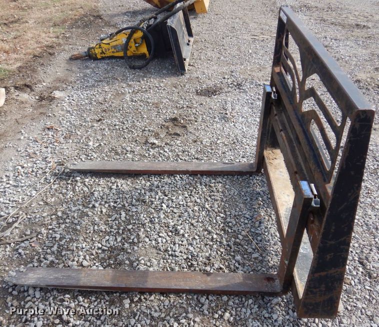 image for item MW9417 48" L skid steer forks