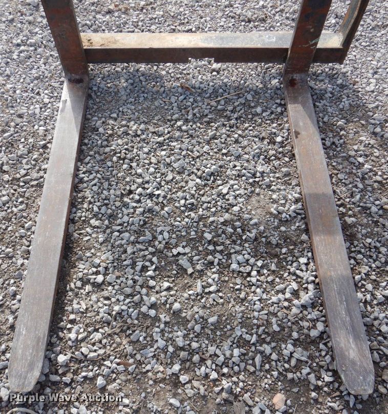 image for item MW9417 48" L skid steer forks