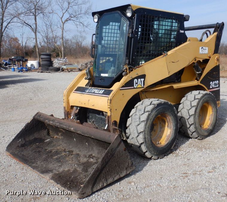 image for item MW9419 2006 Caterpillar 242B  skid steer loader
