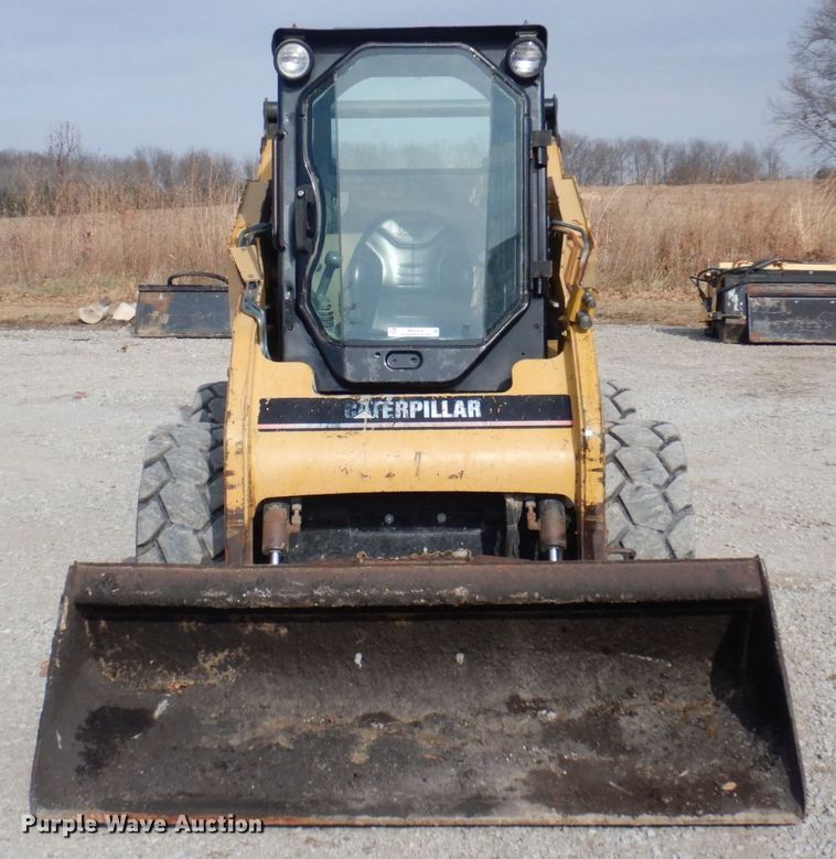 image for item MW9419 2006 Caterpillar 242B  skid steer loader
