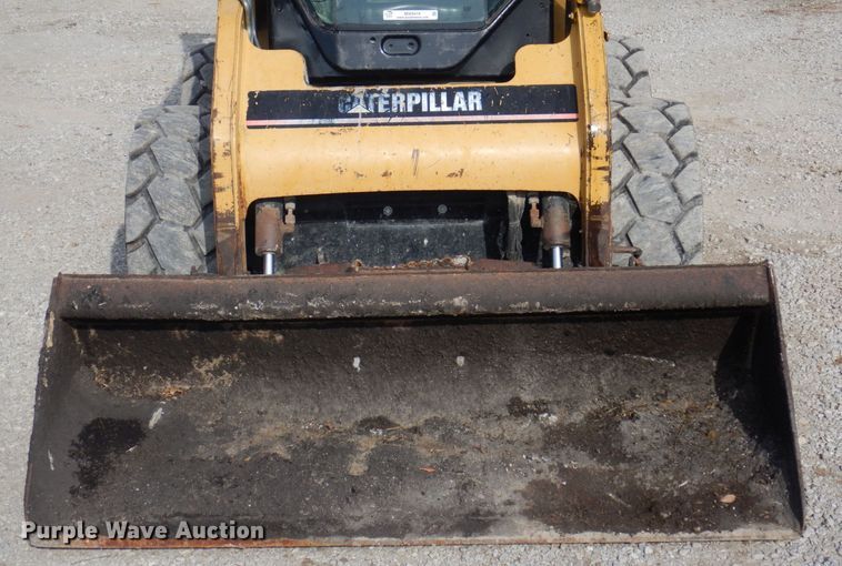 image for item MW9419 2006 Caterpillar 242B  skid steer loader