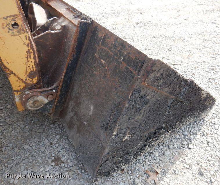 image for item MW9419 2006 Caterpillar 242B  skid steer loader