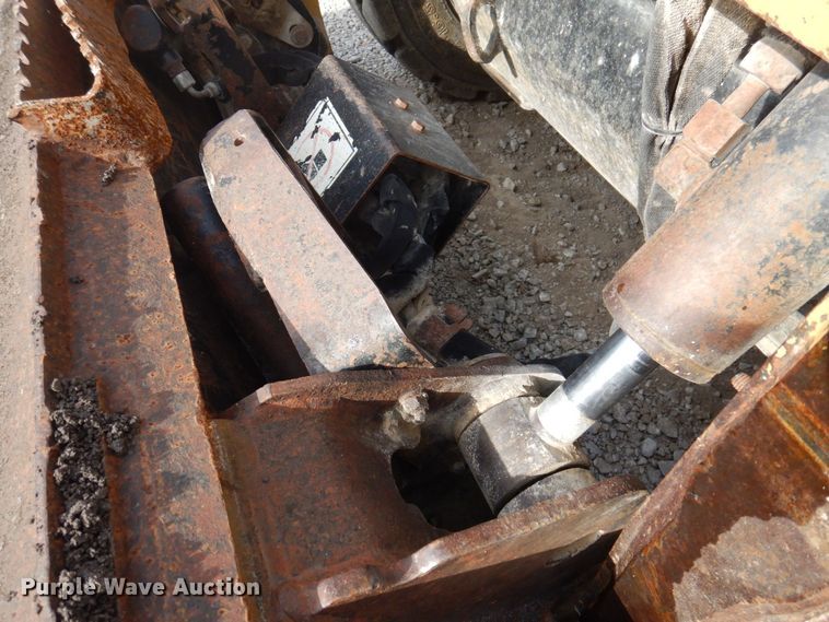 image for item MW9419 2006 Caterpillar 242B  skid steer loader