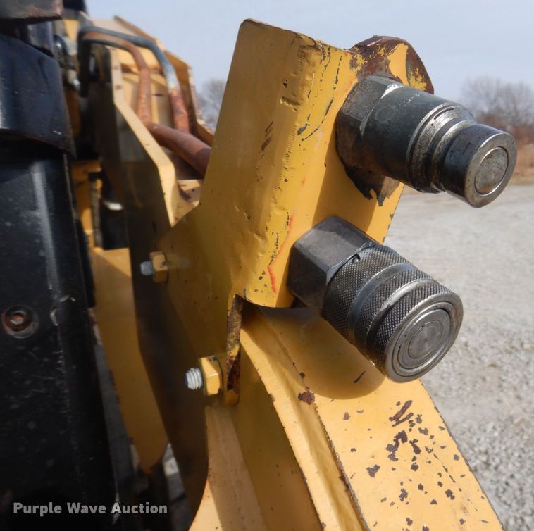 image for item MW9419 2006 Caterpillar 242B  skid steer loader