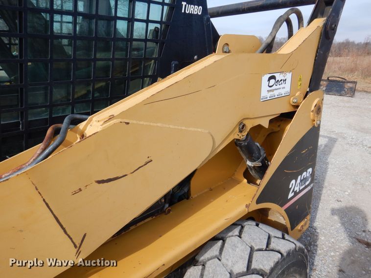 image for item MW9419 2006 Caterpillar 242B  skid steer loader