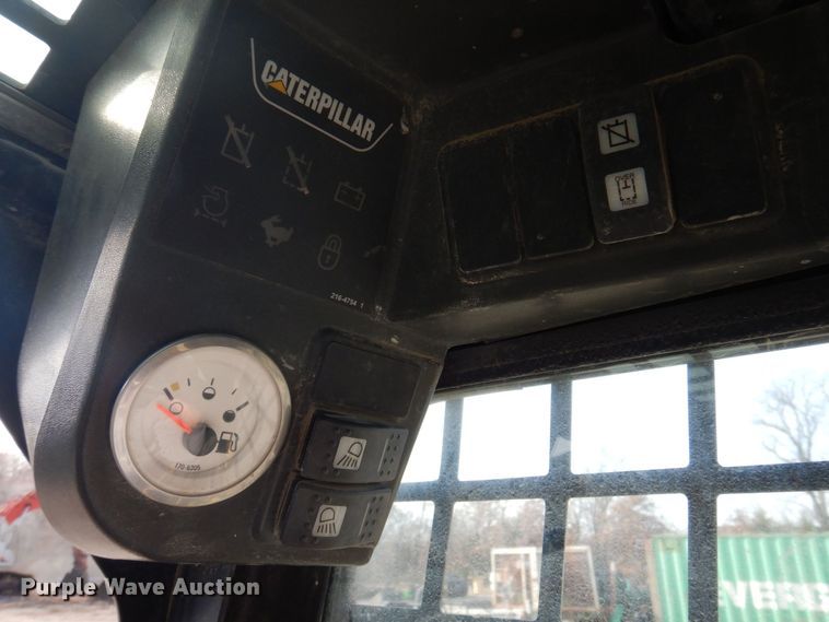 image for item MW9419 2006 Caterpillar 242B  skid steer loader