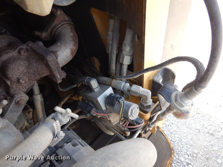 image for item MW9419 2006 Caterpillar 242B  skid steer loader