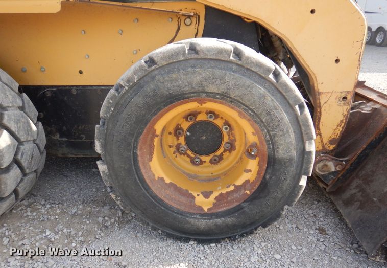 image for item MW9419 2006 Caterpillar 242B  skid steer loader