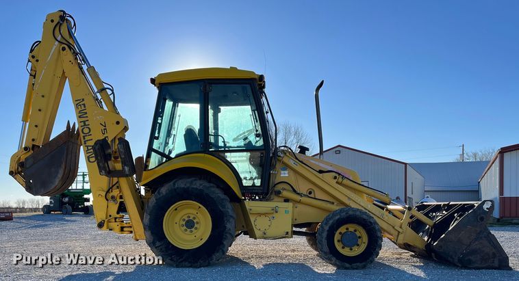 image for item MW9426 2002 New Holland LB75B  backhoe