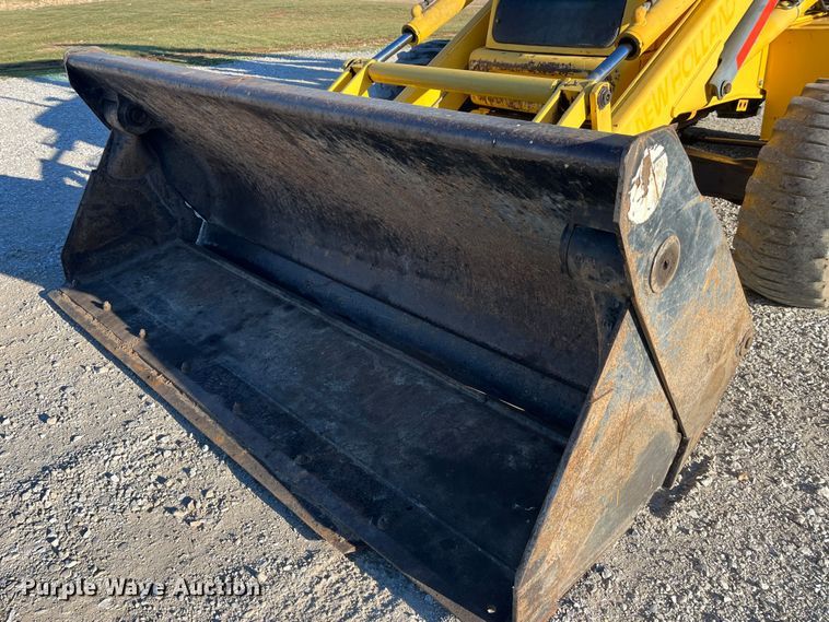 image for item MW9426 2002 New Holland LB75B  backhoe