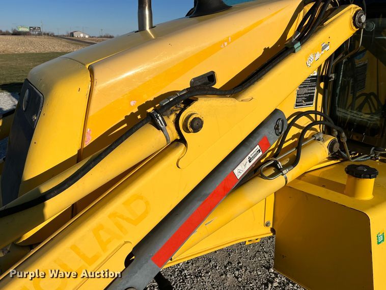 image for item MW9426 2002 New Holland LB75B  backhoe